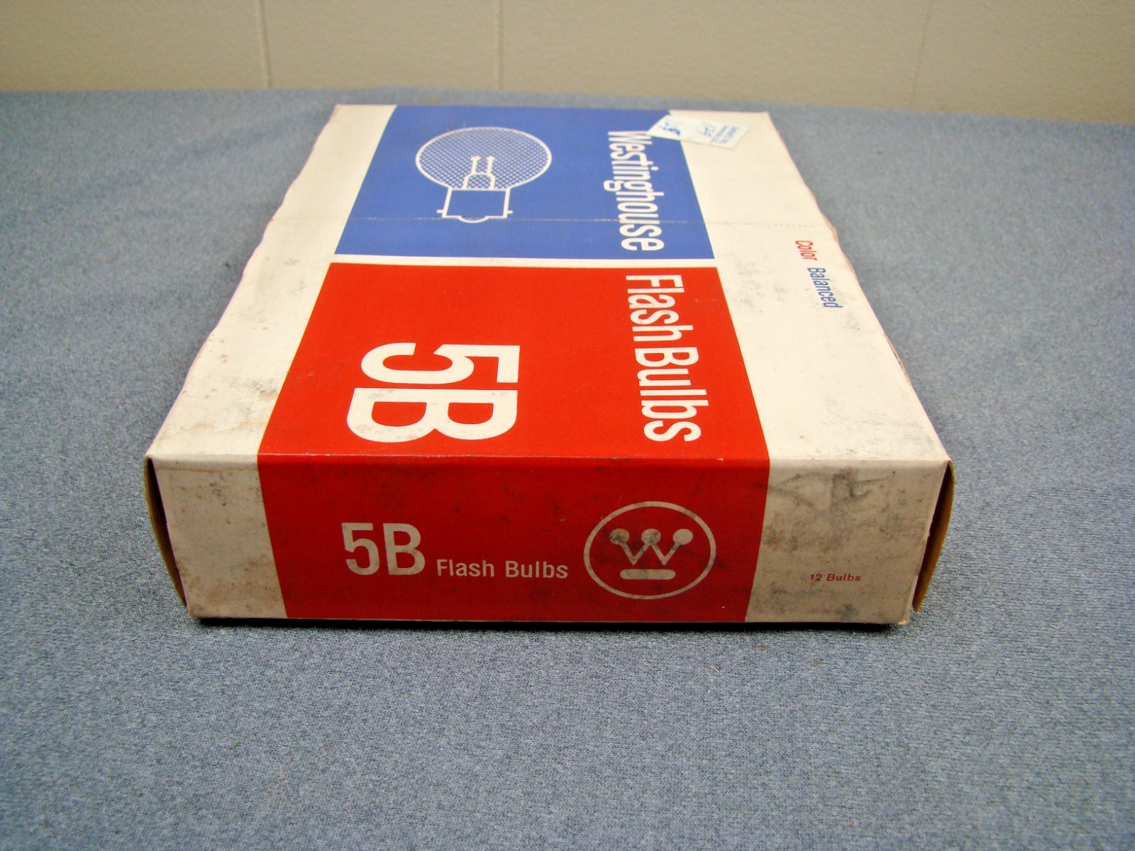 Vintage Westinghouse 5B Color Balanced Flash Bulbs Box of 12