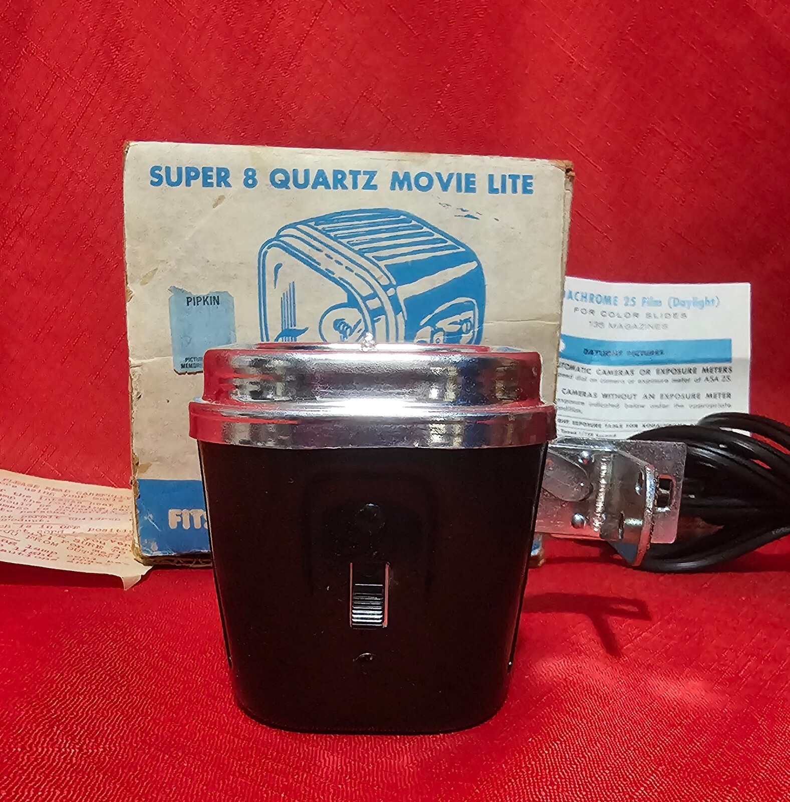 NIB Super 8 Quartz Movie Light Original Box And Paperwork Model 709 TESTED/WORKS