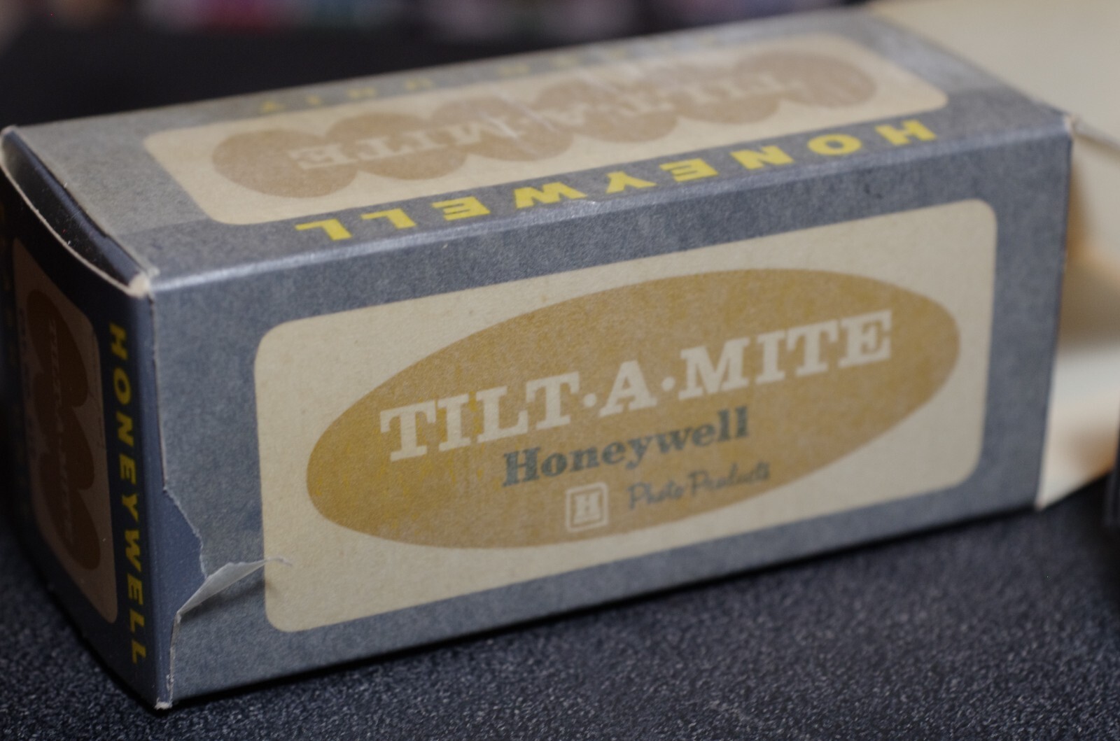 Vintage Honeywell Tilt-A-Mite Camera Flash Unit w/Case & Box **MINT**MINT**MINT*