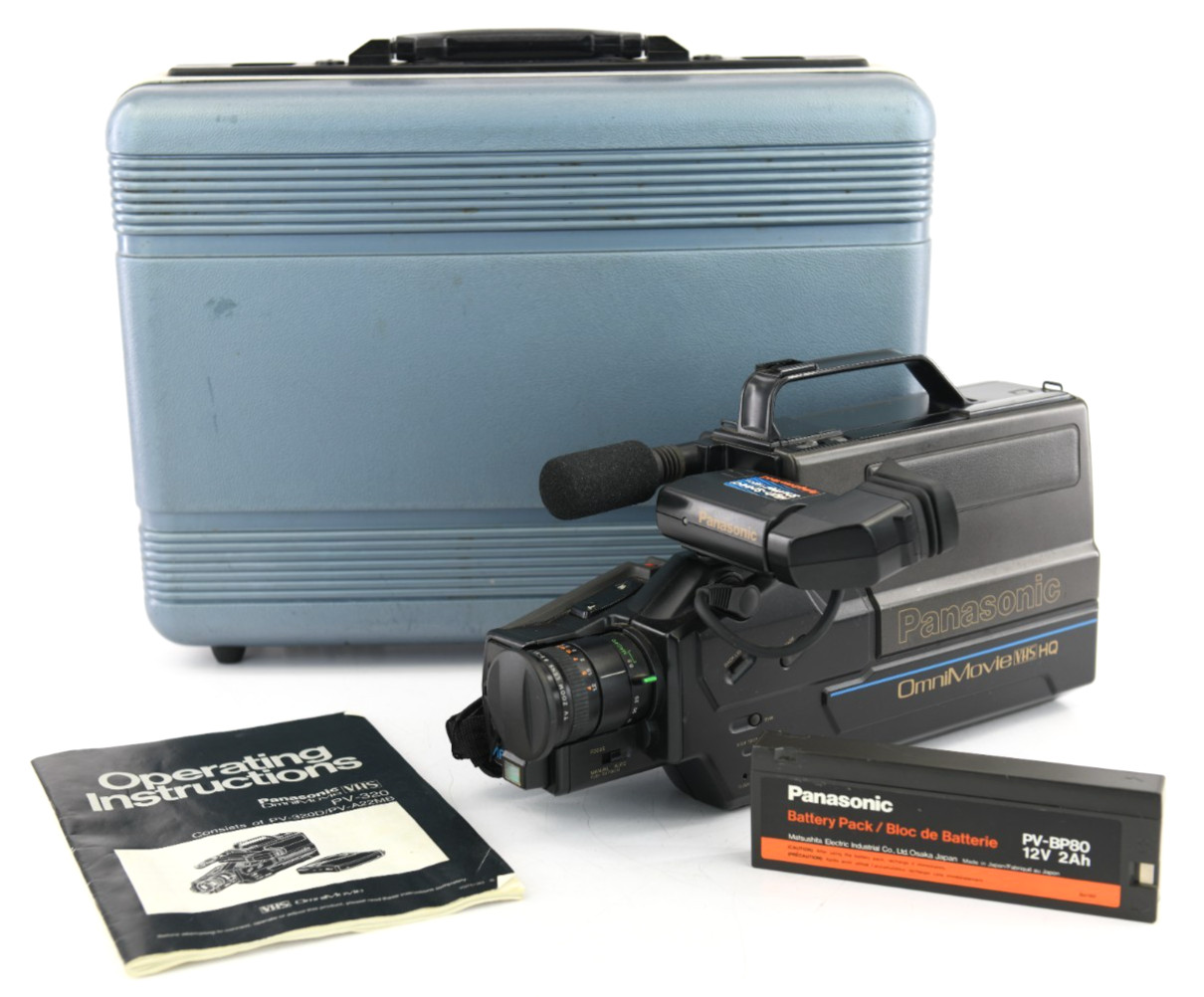 1987 Panasonic PV-360D OmniMovie VHS Handheld Camcorder W/ Manual Battery & Case
