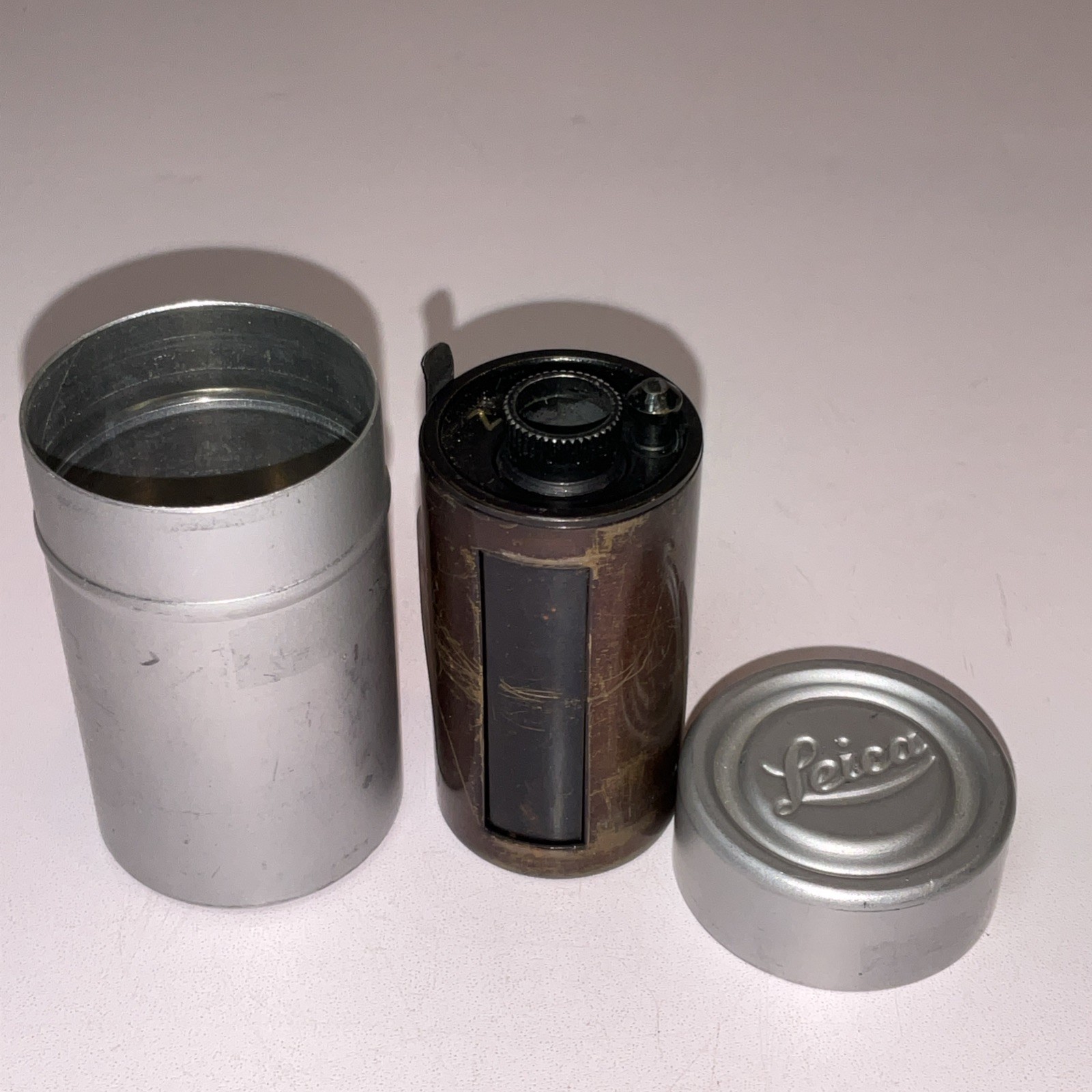 Vintage Leica Leitz Wetzlar Germany Reloadable 35mm Film Cassette w/ Metal Case