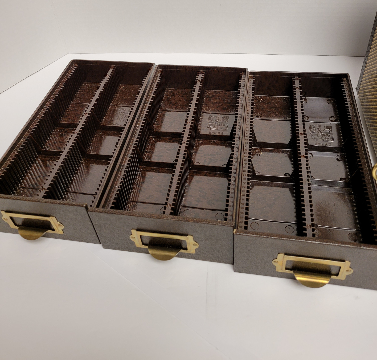 VINTAGE BARNETT & JAFFE SLIDE HOLDER CASE