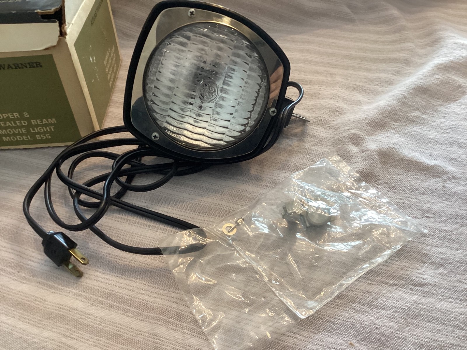 Vintage 1960s MCM Atlas Warner Super 8 Sealed Beam Movie Light Model 855