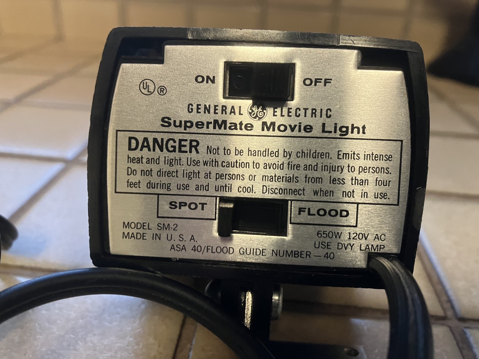 Vintage General Electric SUPERMATE MOVIE LIGHT model SM-2- tested and working