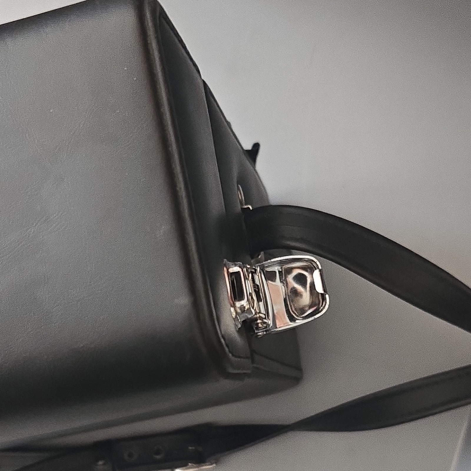 Vintage Minolta XG-M Black Hard Leather Camera Case Tiered Compartment Box Strap