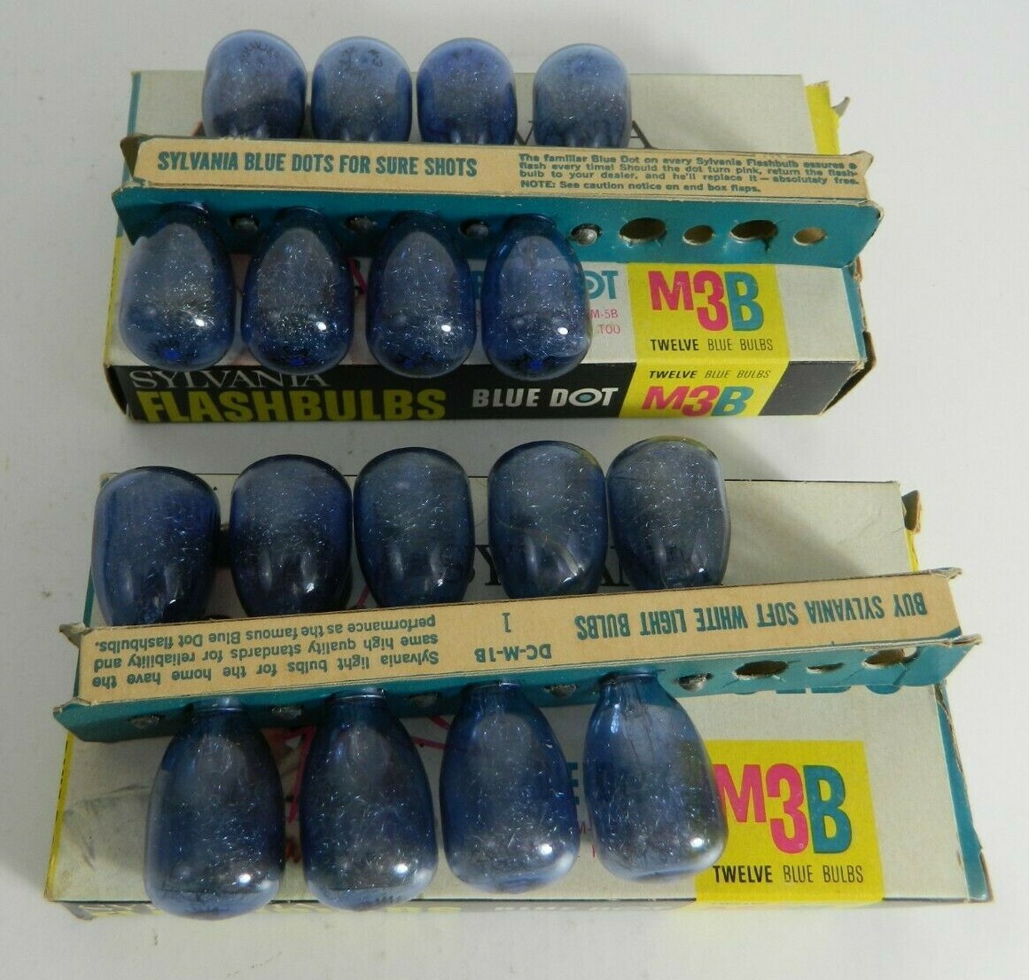 Sylvania Blue Dot Flash Bulbs M2, M3B, Total of 39 Bulbs