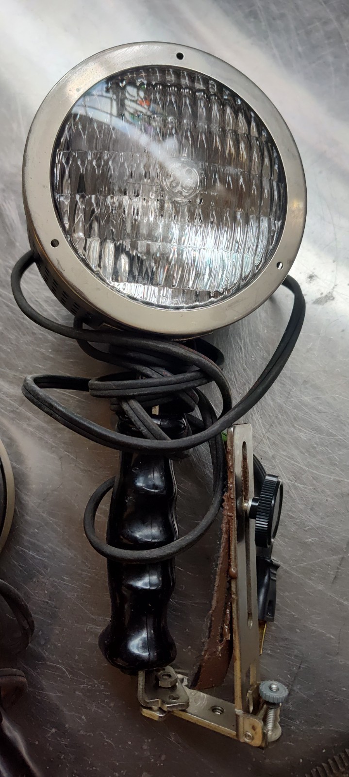 (2) Vintage General Electric Movie Lite Handheld Lights