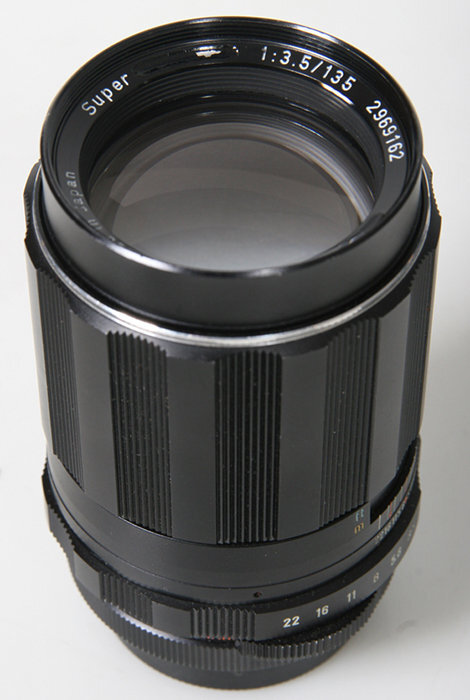 Pentax Super Takumar 135mm, f/3.5. M42 Screw Mount – manual focus lens