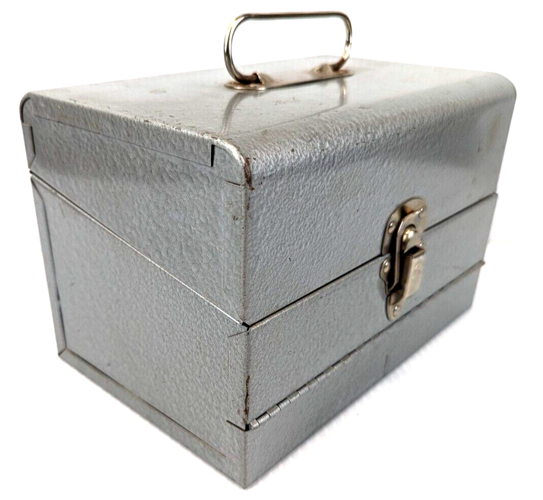 Vintage Logan Deluxe 8mm Film Chest 12-5″ Reel Capacity Latch Handle 5.5×5.5×8.5