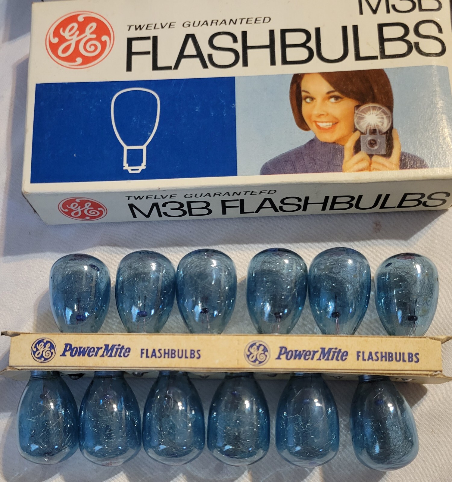 GE M3B FlashBulbs Package 12 Bulbs NEW OLD STOCK