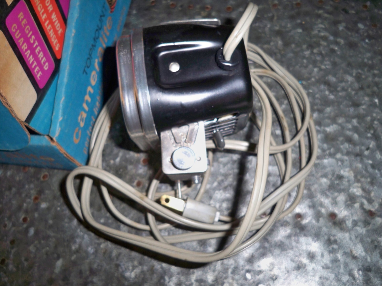 Vintage GE Hollywood CAMERALITE Still In Box Super 8 Cameras VERY BRIGHT DB1