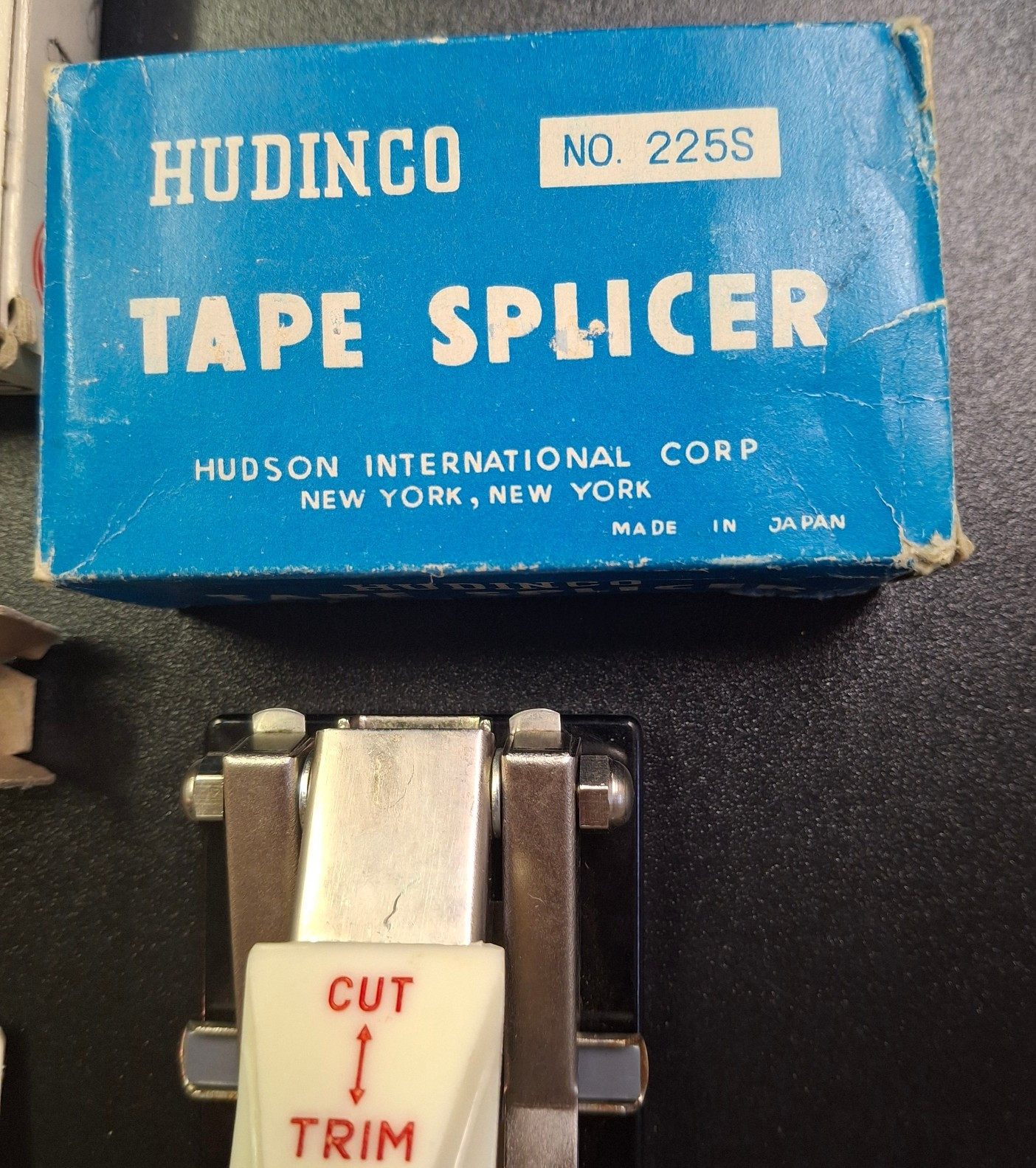VTG Lot GE Flash Bulbs Polaroid Flash Bar Sylvania Projection Bulb Tape Splicers