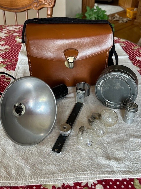 Vtg KODAK Camera Flash Holder -w Ext.–LEATHER Case-BULBS-Film Canisters