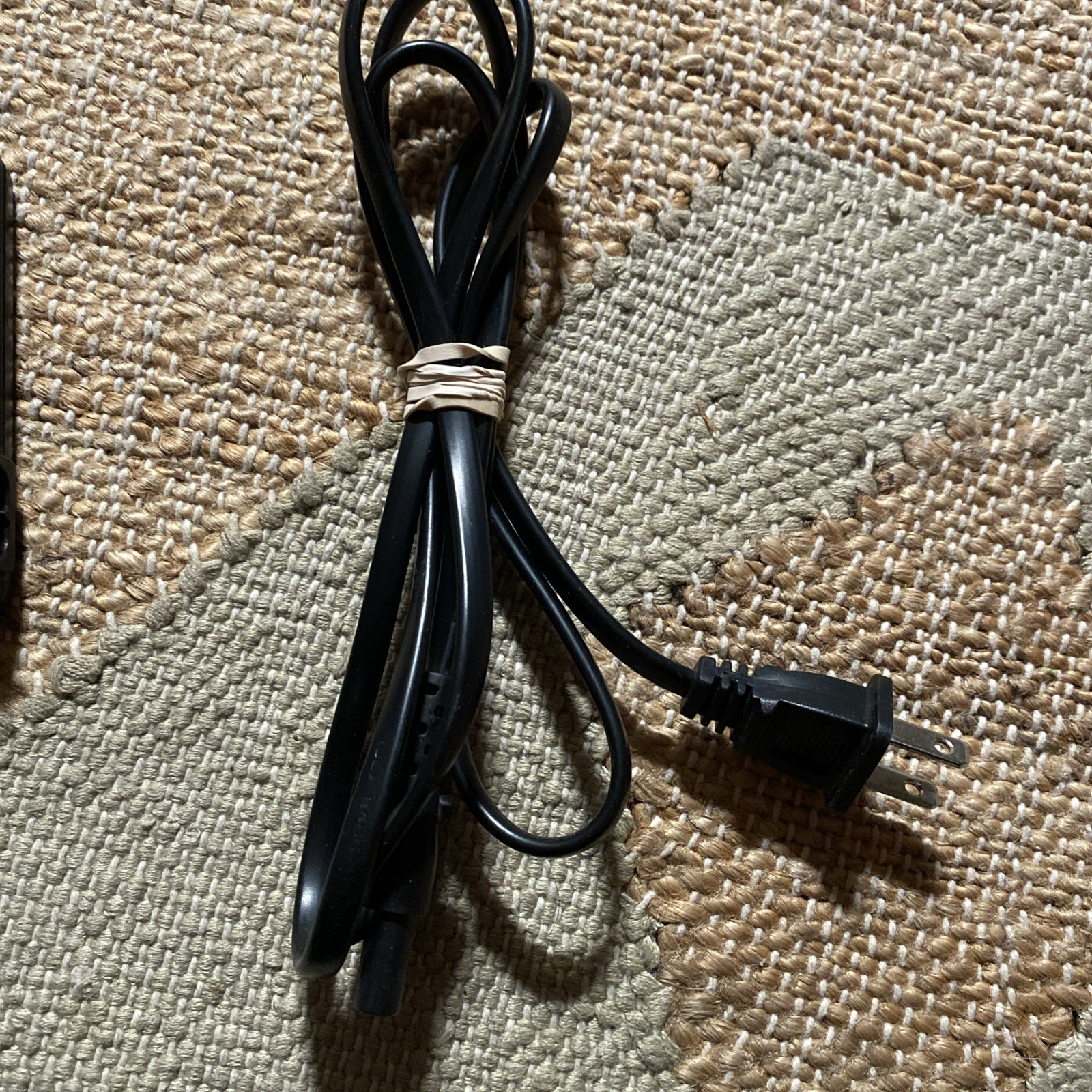 Minolta BC-300 Lithium-ion Battery Charger with AC Cord