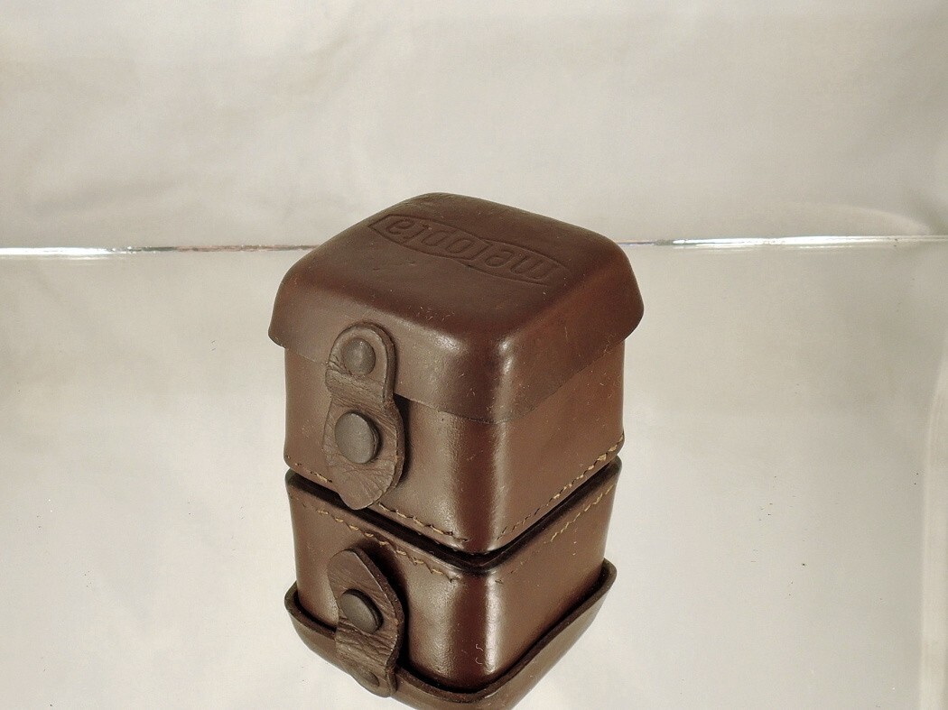 FLEXARET MEOPTA Leather box for a square lens hood B40 and four filters B36 used