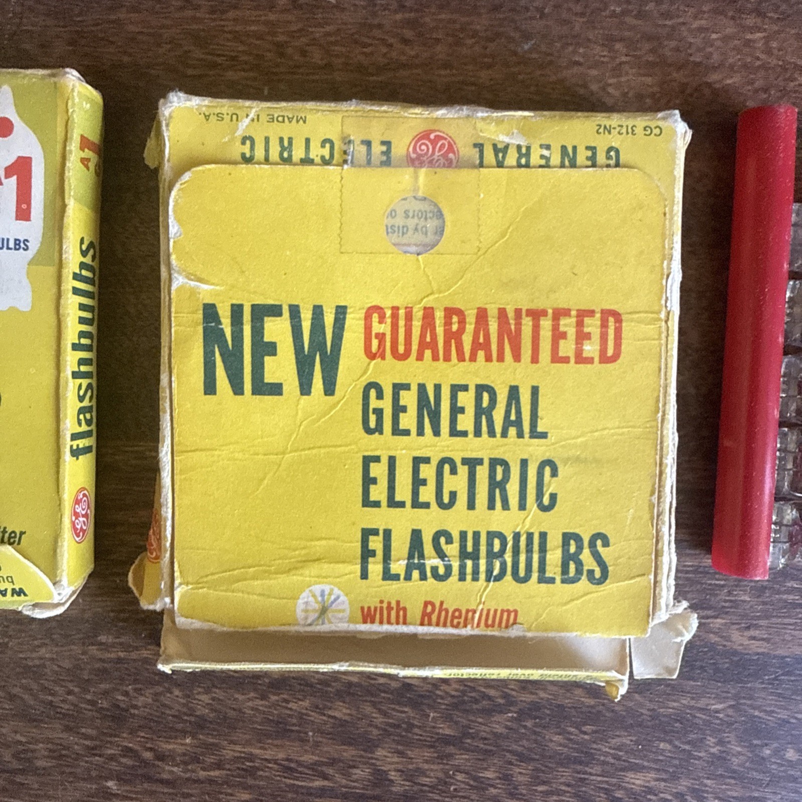 VTG GE Flashbulbs AG-1 , 15 Bulbs Total with Two Original Boxes