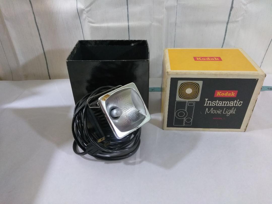 Vintage Kodak Instamatic Movie Light Model 1 With Box No. D375 Not Tested