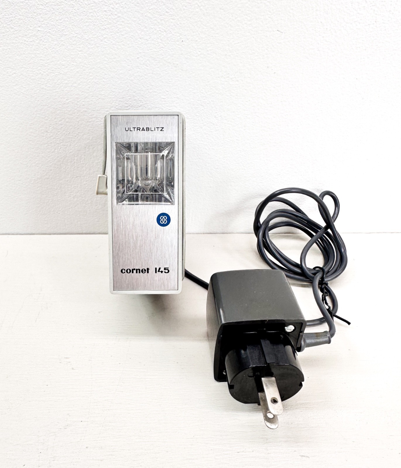 Ultrablitz Corner 14S Electronic Camera Flash Unit Vintage Plug-In Strobe Light