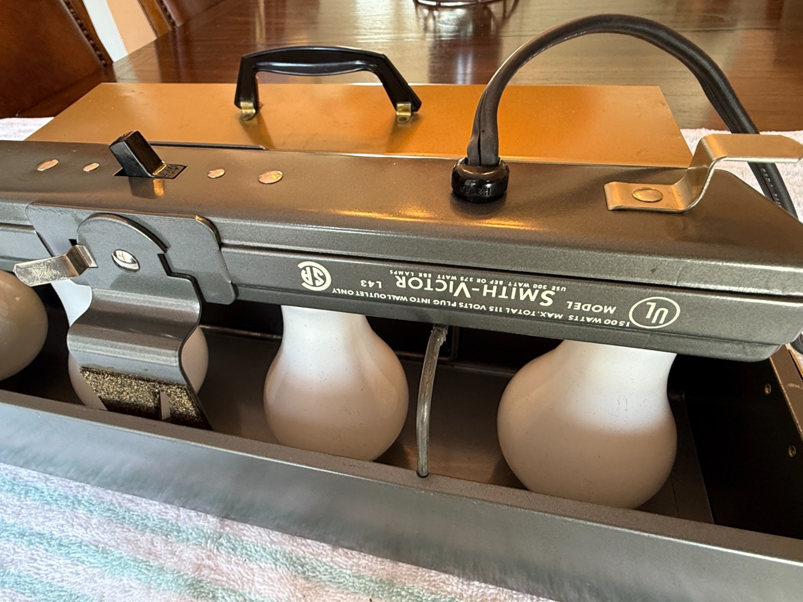 Vintage Smith – Victor Model GL-43 Vintage Movie & Photography Spot Light Bar