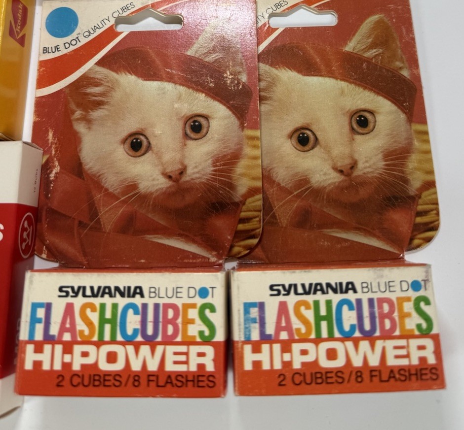 Flashbulbs Lot Of 5 Sylvania Blue Dot & Westinghouse M2B Bulbs Kodak Camera