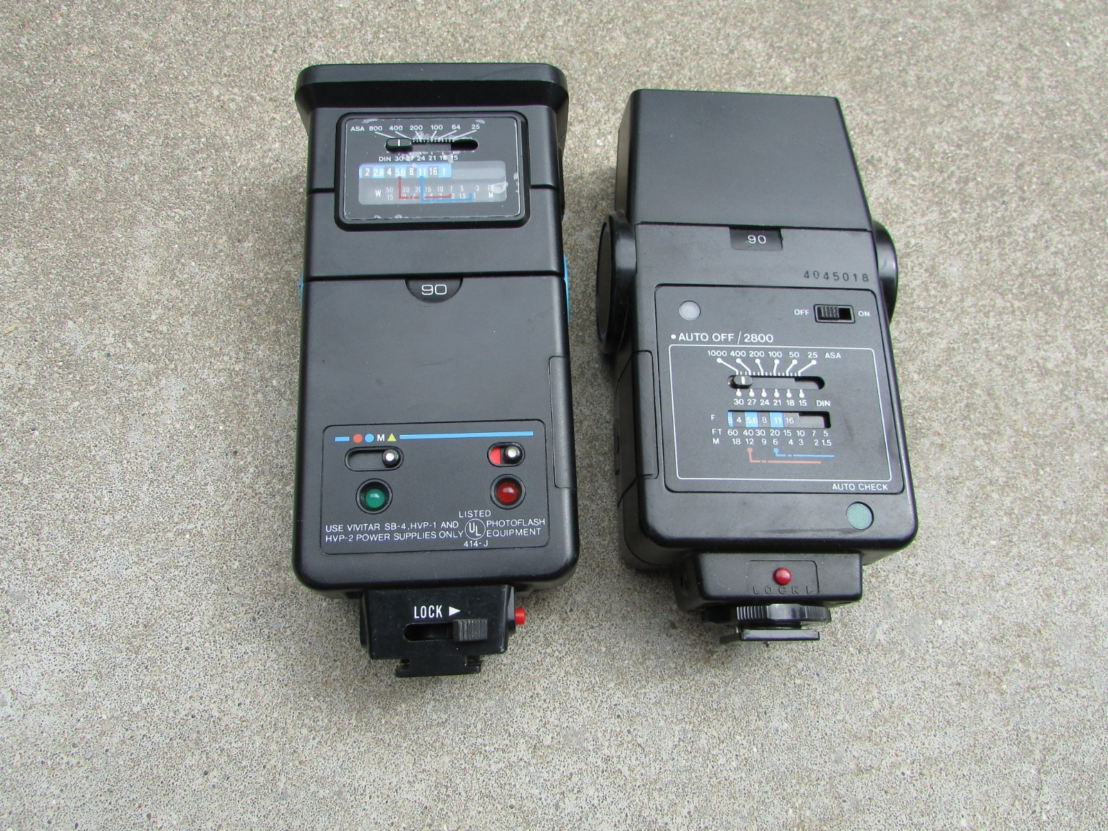 Lot of 2 VIVITAR Photo Flash Zoom Thyristar 2500 & Auto Thyristar 2800 For Parts