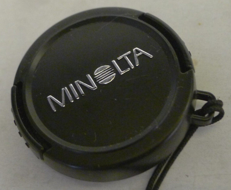Minolta 35.5mm LF-236 Pinch On Front Lens Cap -Plastic – Genuine Original