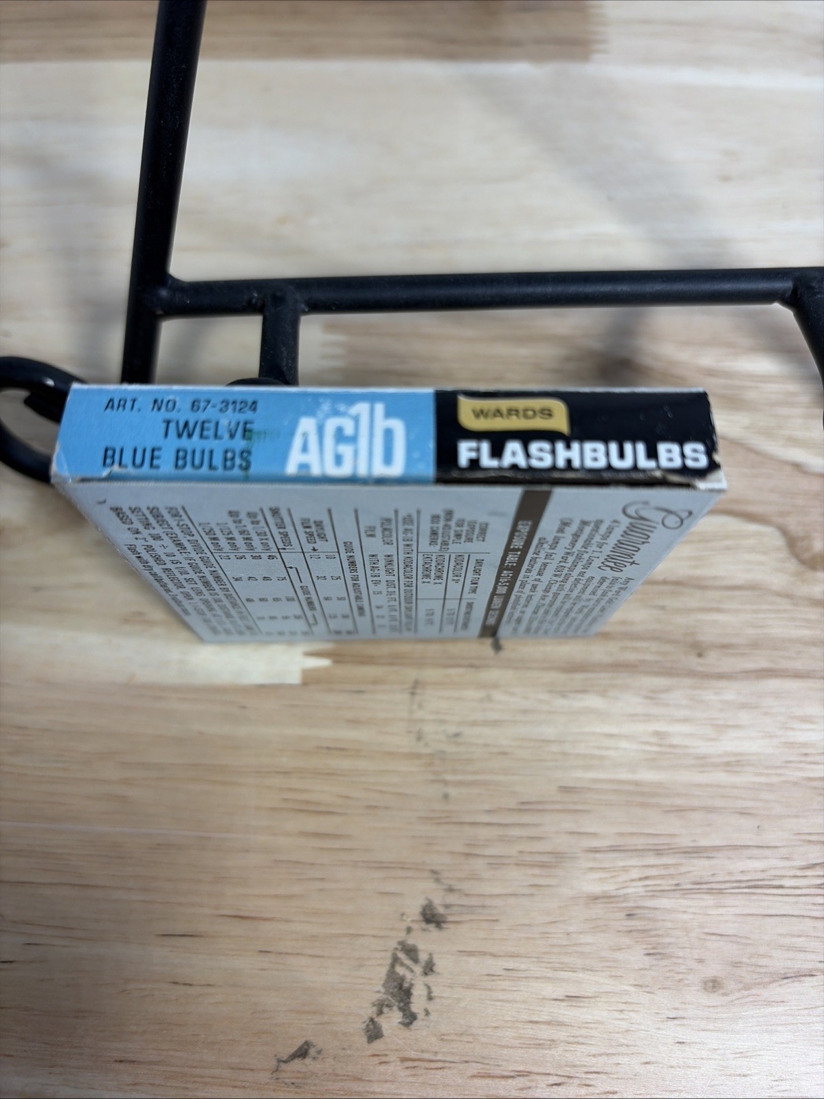 12 Each (1 Box) Wards AG1B Flash Bulbs For Vintage Style Photography Equipment