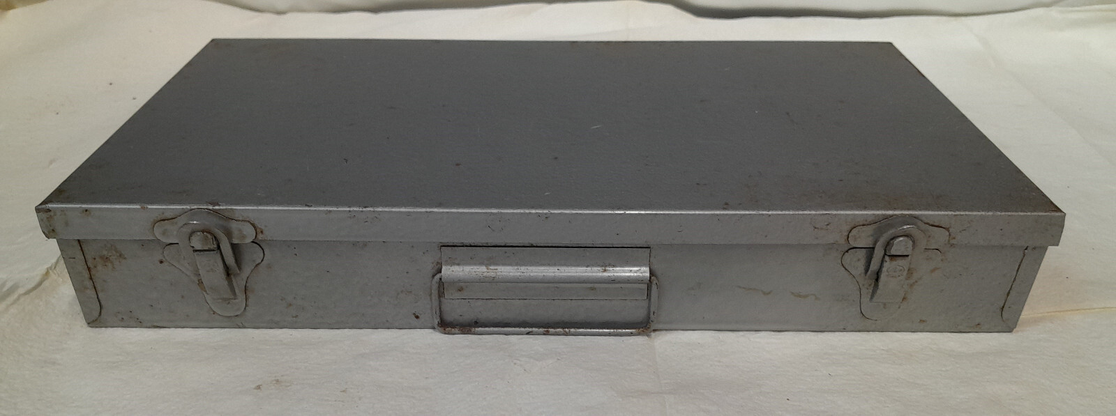 Vintage Logan Metal De Luxe 2 x 2 No. 110-115-1500I box, with 150 Metal Slides