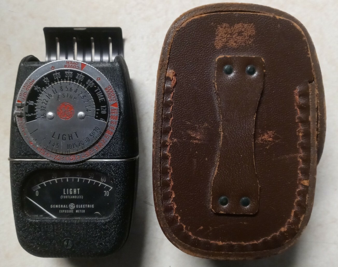 VINTAGE GENERAL ELECTRIC DW-68 PHOTOGRAPHERS CAMERA LIGHT METER W/Leather Case