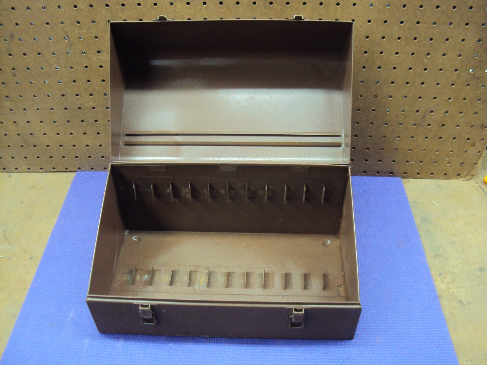 Vintage 7 or 5 Inch Film Reel Canister Case. Holds 12 Canister. Good Condition.