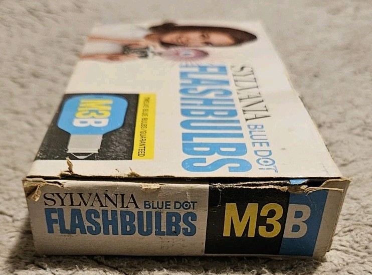 Sylvania Blue Dot Flashbulbs M3B 8 Bulbs