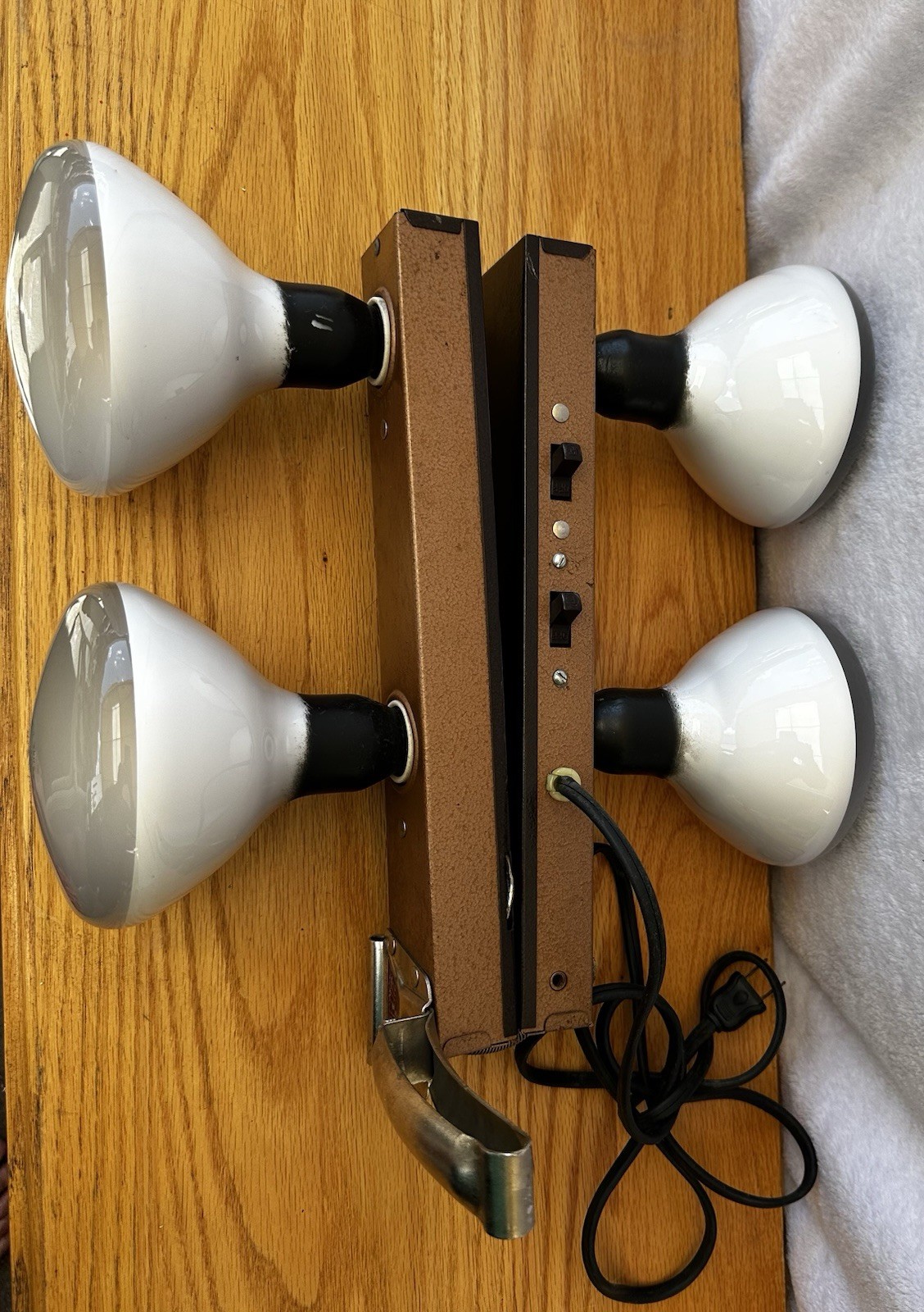 Vintage – Acme “mov-E-lite” Bi-Fold Lamp Bar Chicago Co.