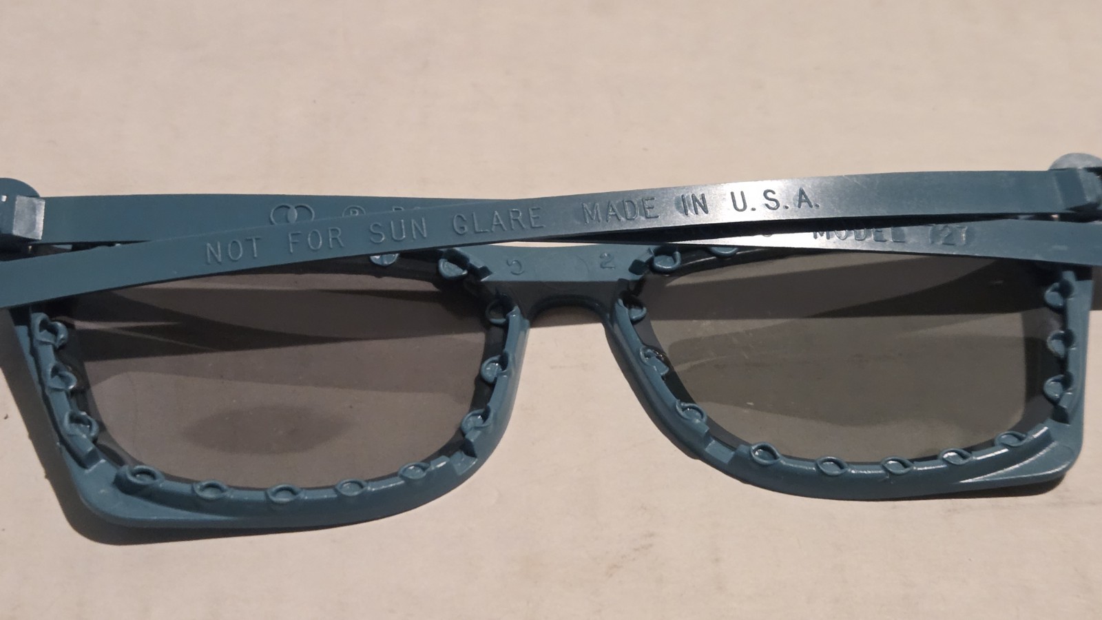 VINTAGE NIB POLAROID 3-D Viewer GLASSES 7 Pairs Per Box