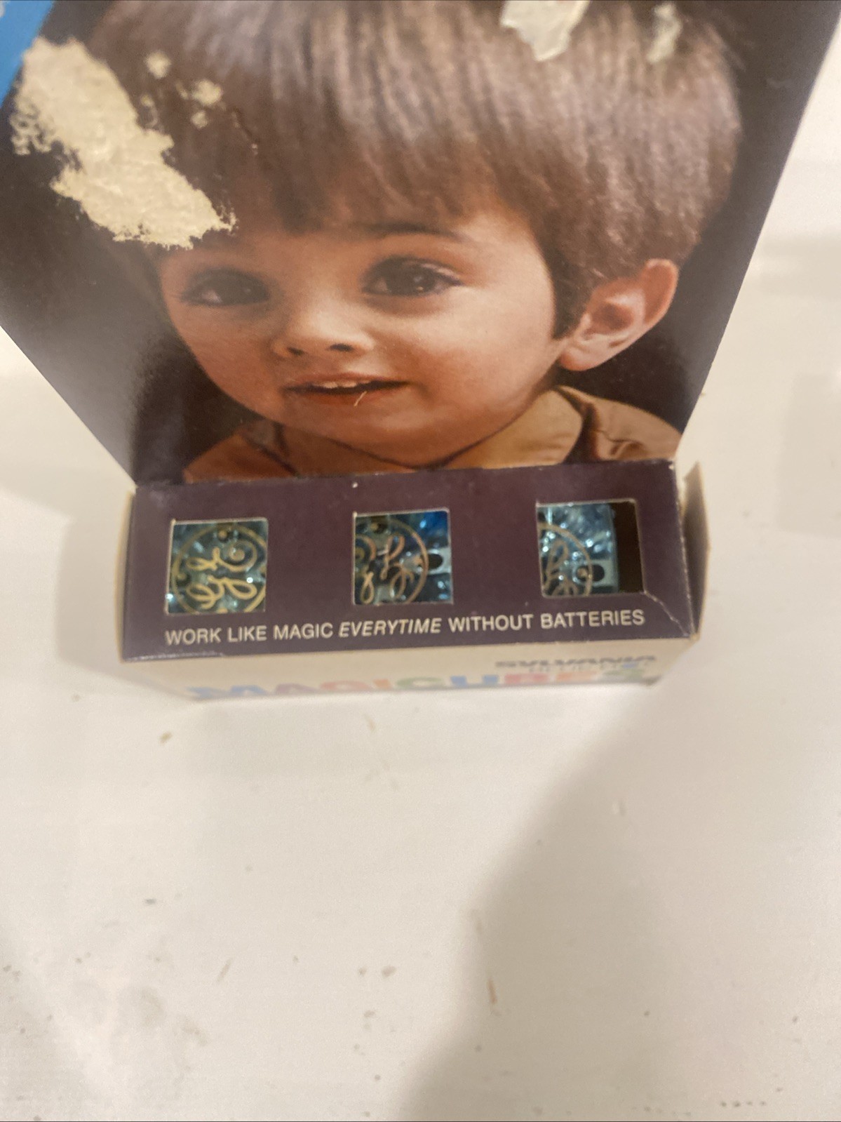 Sylvania Blue Dot Flash Lot – MAGICCUBES, FLASHCUBES, FLASHBULBS