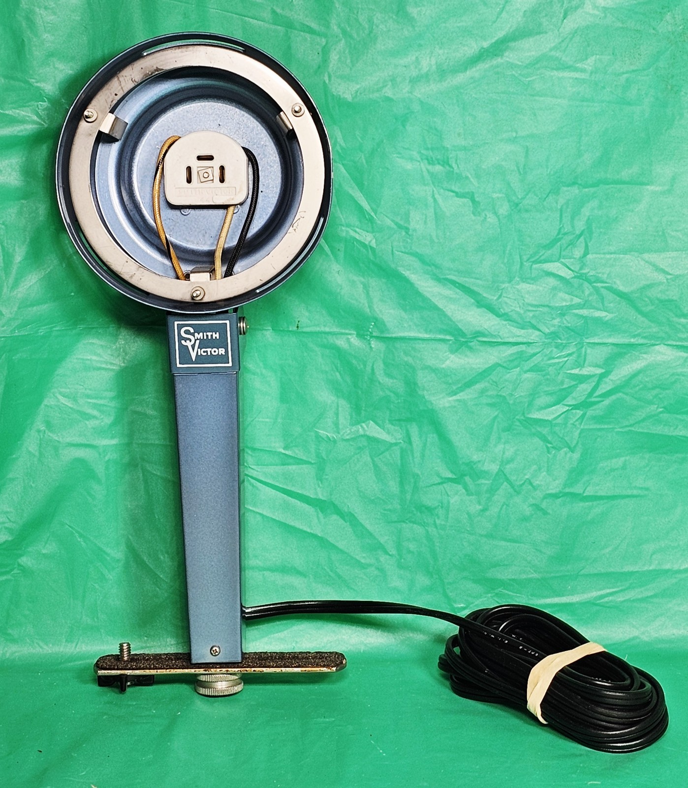 ***Vintage Smith Victor Hand Held Flood/Spot Light (Model: L8) With Case***