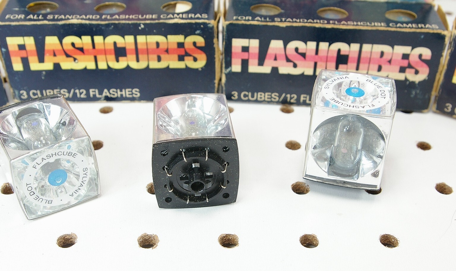 Vintage Sylvania Blue Dot Flashcubes – 4Boxes – 3 Loose Cubes – 60 Total Flashes