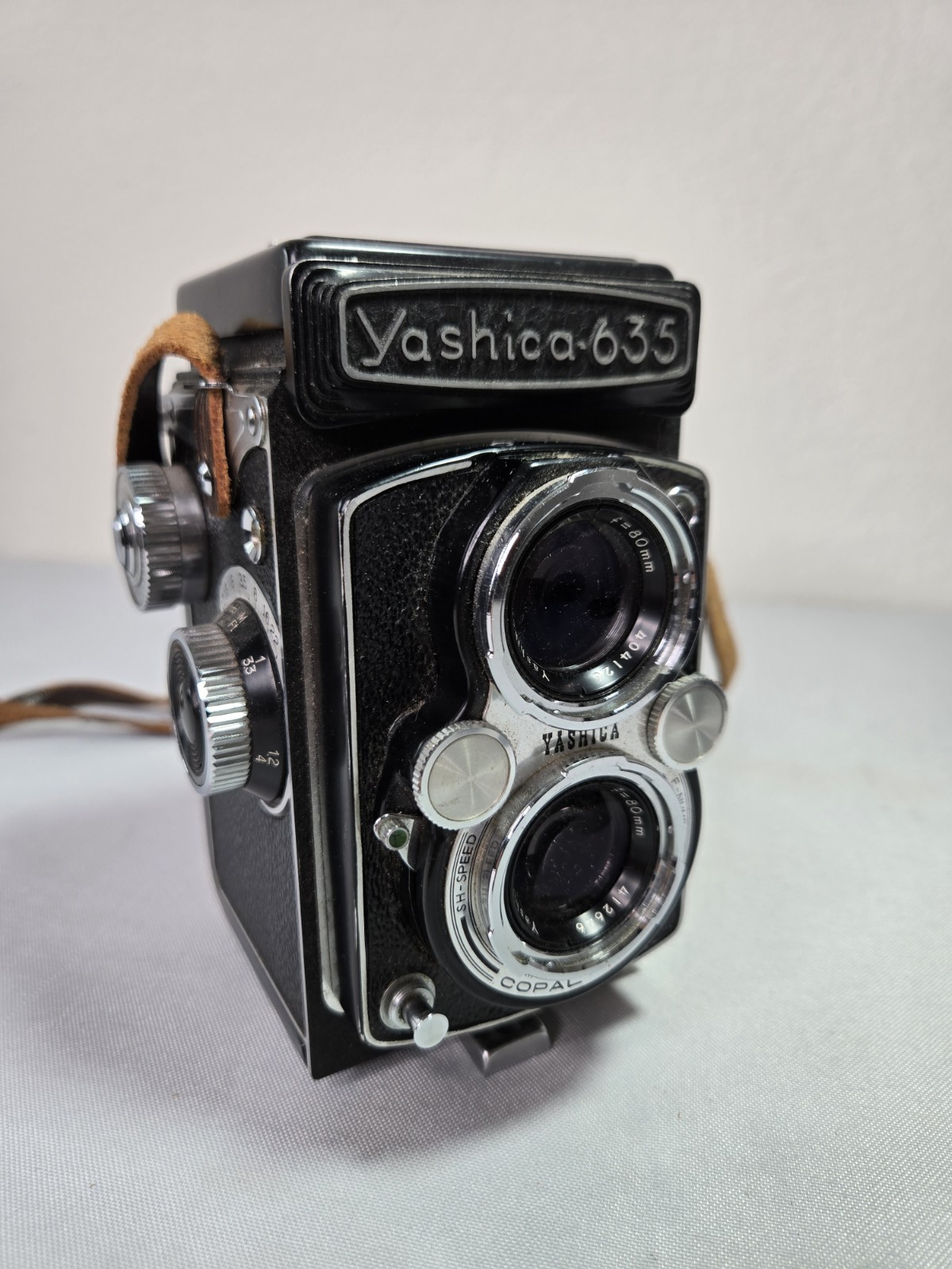 Vintage Yashica-635 TLR Film Camera 80mm f/3.5 Copal-MXV 120/35mm Dual Format