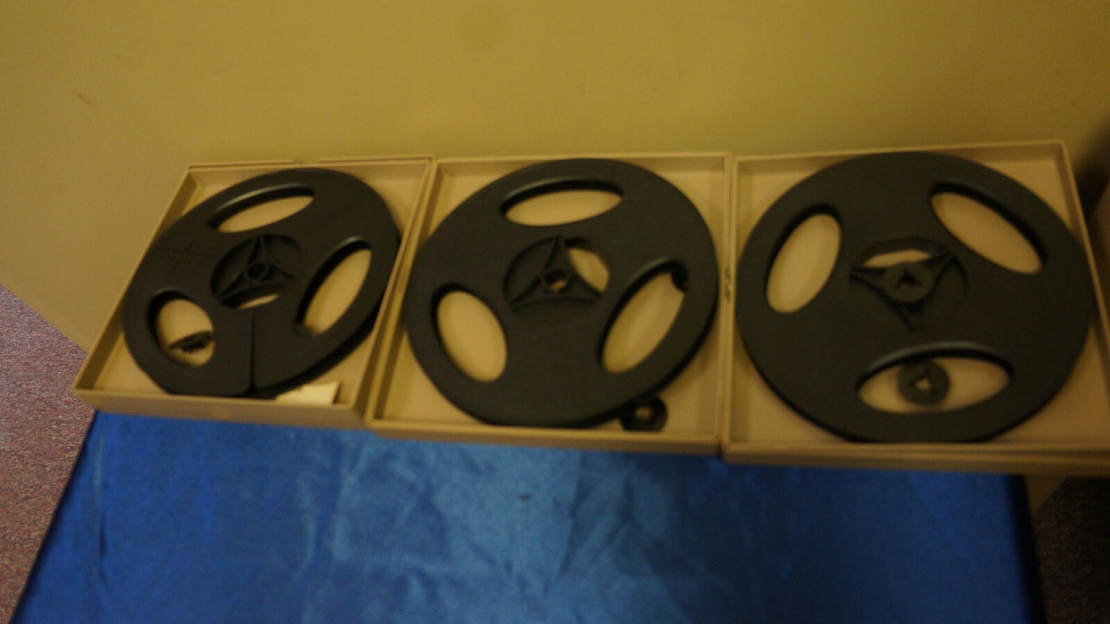 LOT OF 3 BAIA 400 8MM REELS WITH PLASTIC CASE OVER 5″
