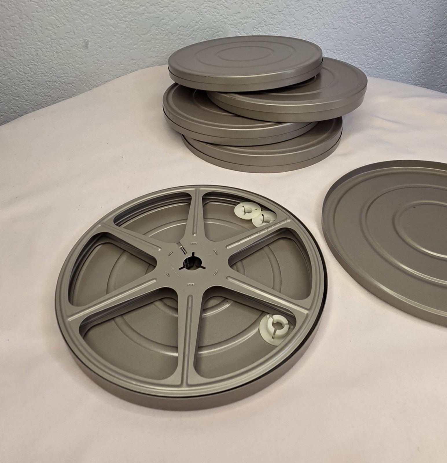 Lot Vintage 7” Empty Film Reels Gray Plastic Movie Reel Canisters 8mm