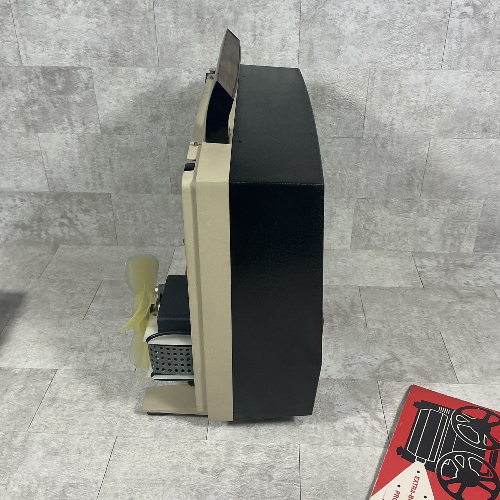 Super 8, EMDEKO Projector.EM-9000, Box & Instructions Tested Working