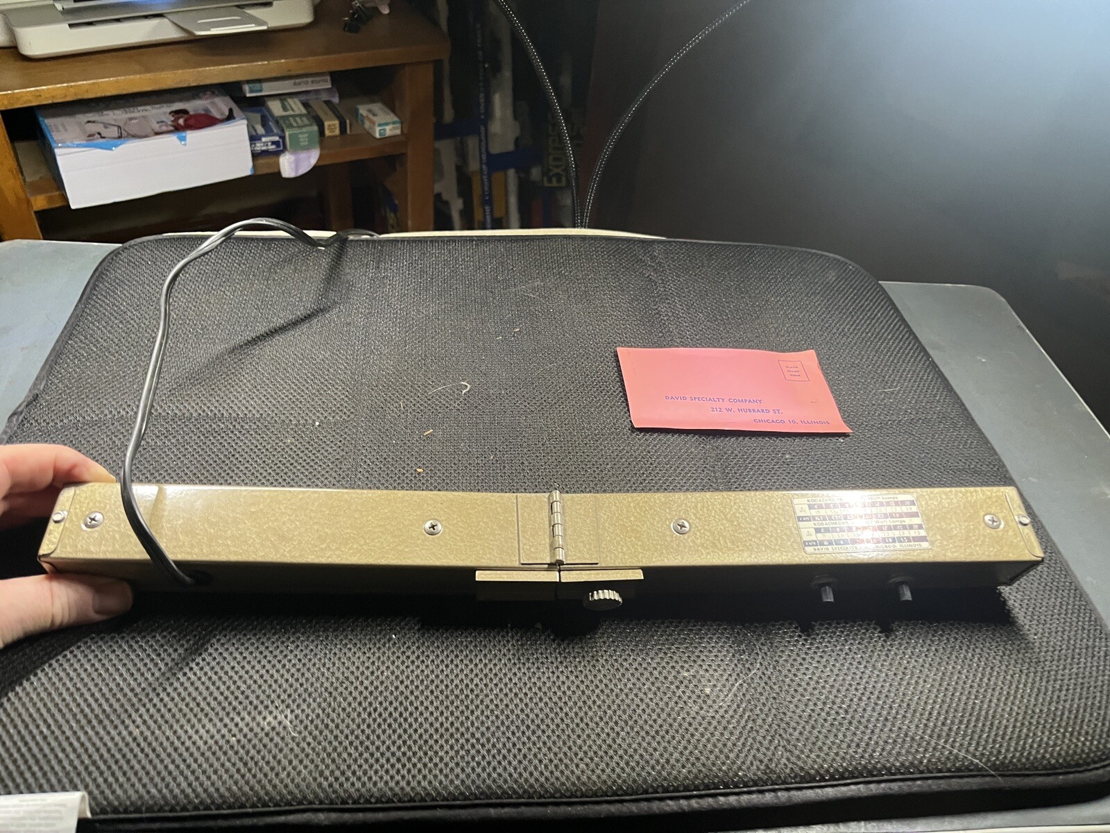 Vintage 4 Light Bar with case (TESTED) BULBS NOT INCLUDED