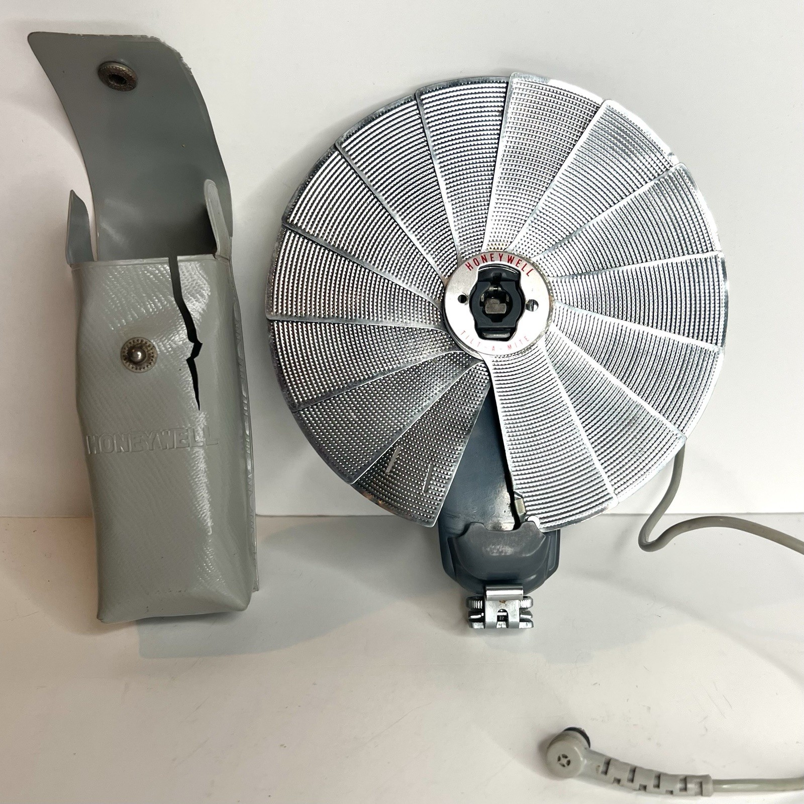 Vintage Honeywell Tilt-A-Mite Folding Fan Camera Flash with Case Vintage Honeywe