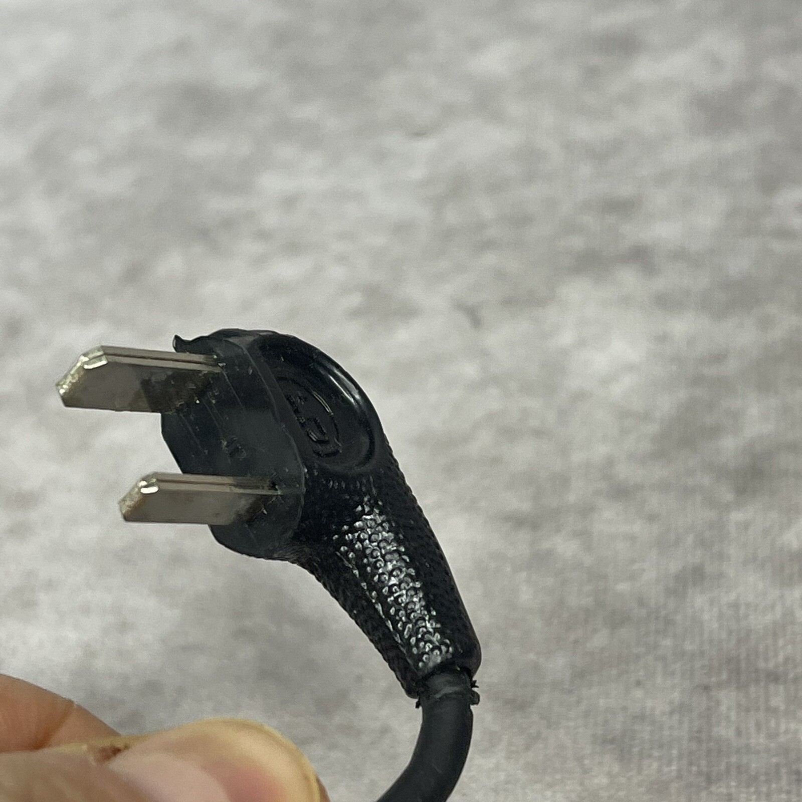 VINTAGE MINICAM TWO-POST BULB FLASH CORD W/UNKOWN SCREW-IN PLUG