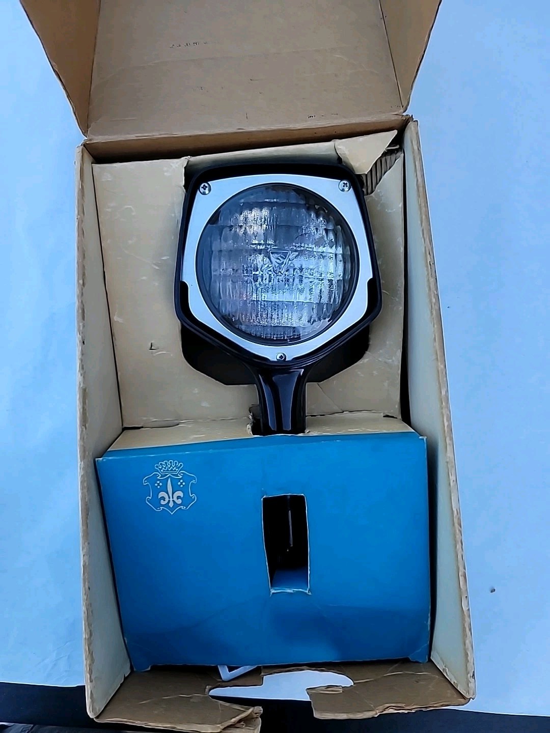 Korv-Air Movie Light Featuring Sylvania Sealed Beam Movie LAMP VINTAGE EJ KORVET