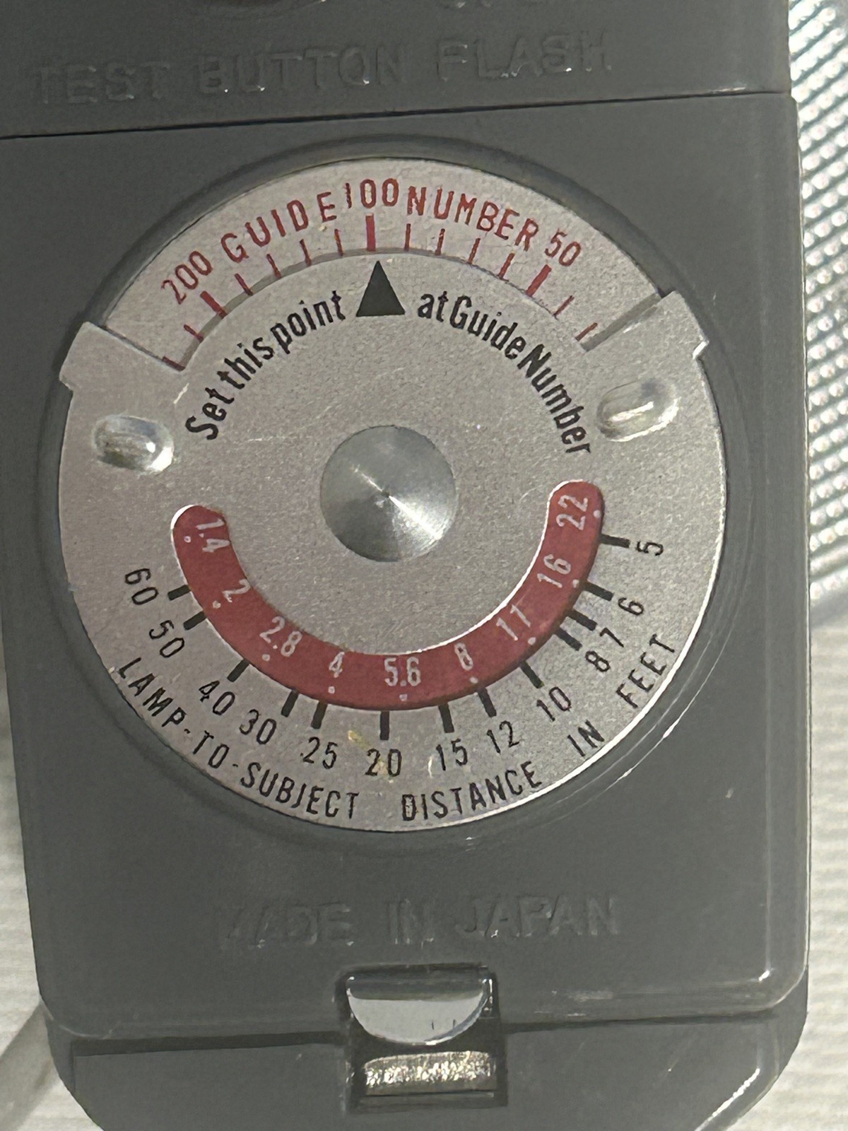 Vintage HONEYWELL TILT-A-MITE FLASH with Vinyl Pouch, Instructions & 7 M2B Bulbs