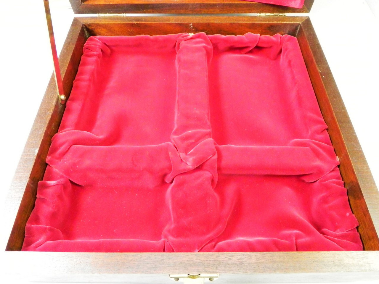 Leica Big Wood Presentation Wood Box #1 …………. Very Rare !!