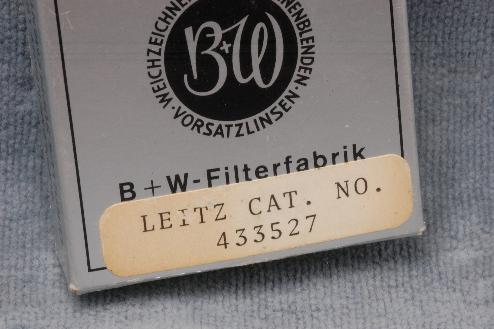 B+W MINOX 35 EL #1 CLOSE-UP PUSH-ON LENS IN CASE AND BOX – 31MM ID