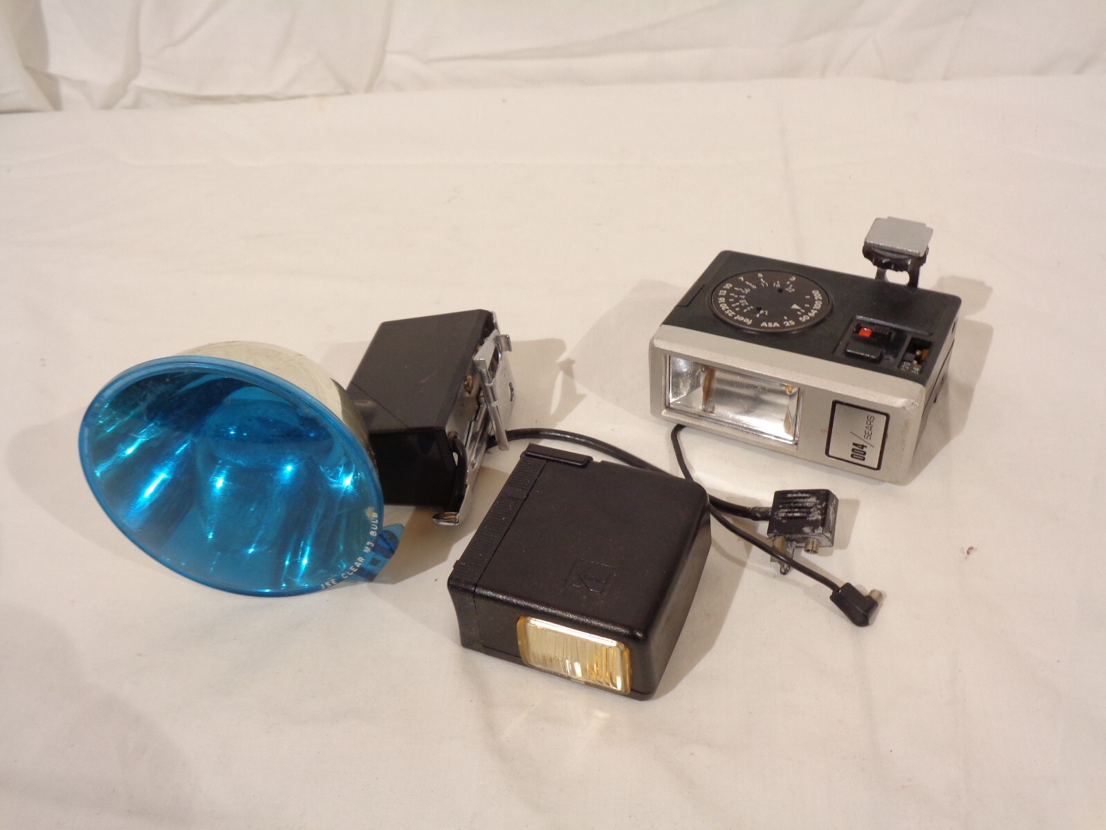 Lot Film Camera Flash Accessories Kodak Polaroid 268 Sears 004 – Untested