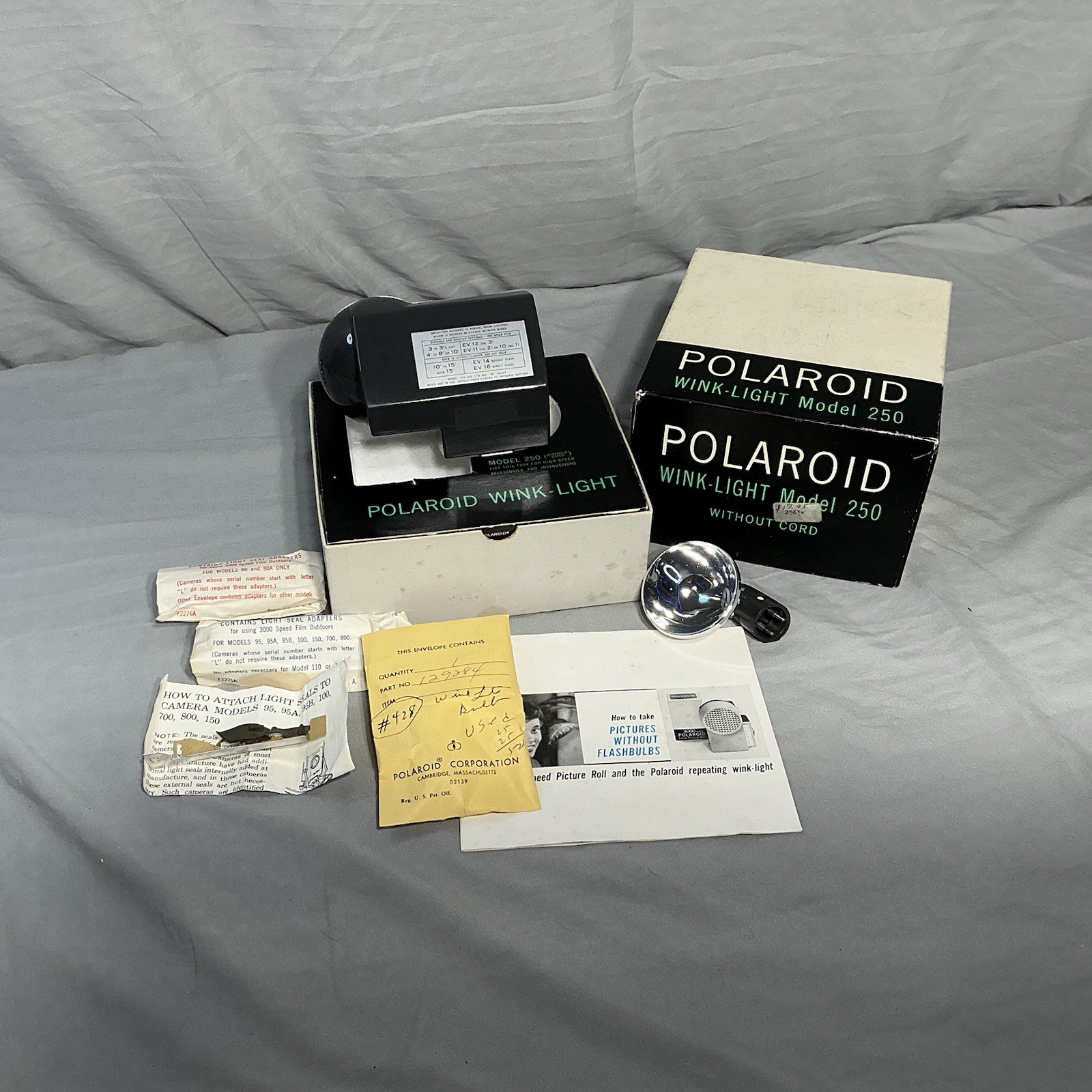 Vintage Polaroid Wink-Light Model 250 Flash w/ Original Box & Instructions