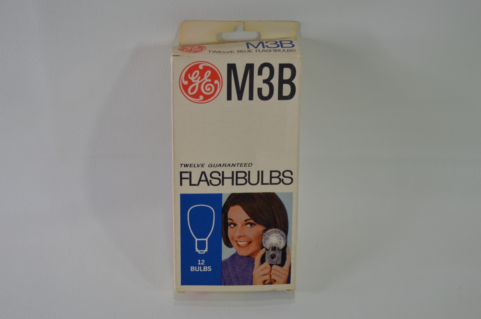 GE Flash Bulbs M3B – 8 New Bulbs in Box General Electric Vintage Rare